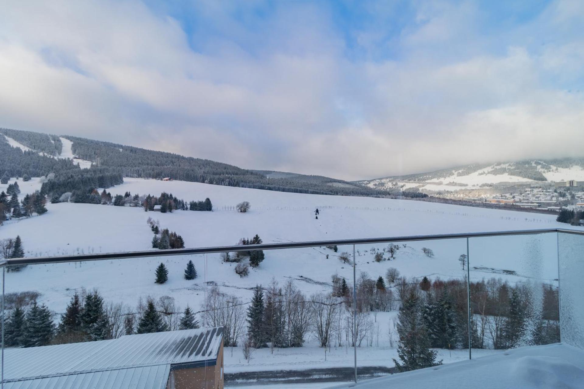 Apartmany Vista Klinovec Loučná pod Klínovcem エクステリア 写真